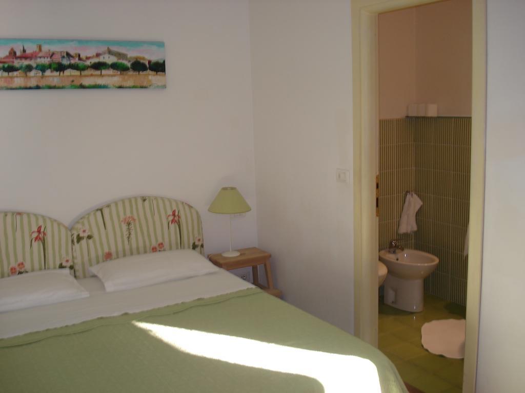 Villa Agriturismo La Vecchia Dolceacqua Zimmer foto